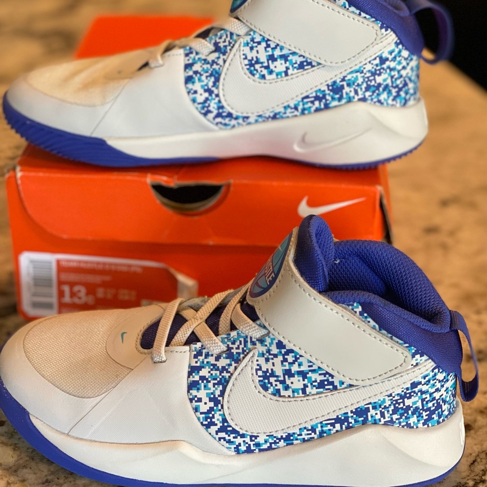 Nike Team Hustle D 9 DIGI